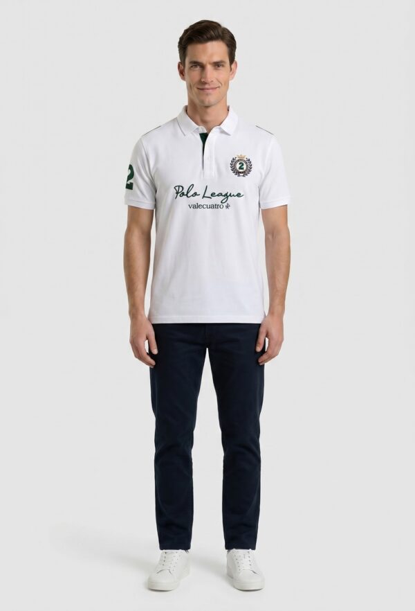 Polo bordado League blanco
